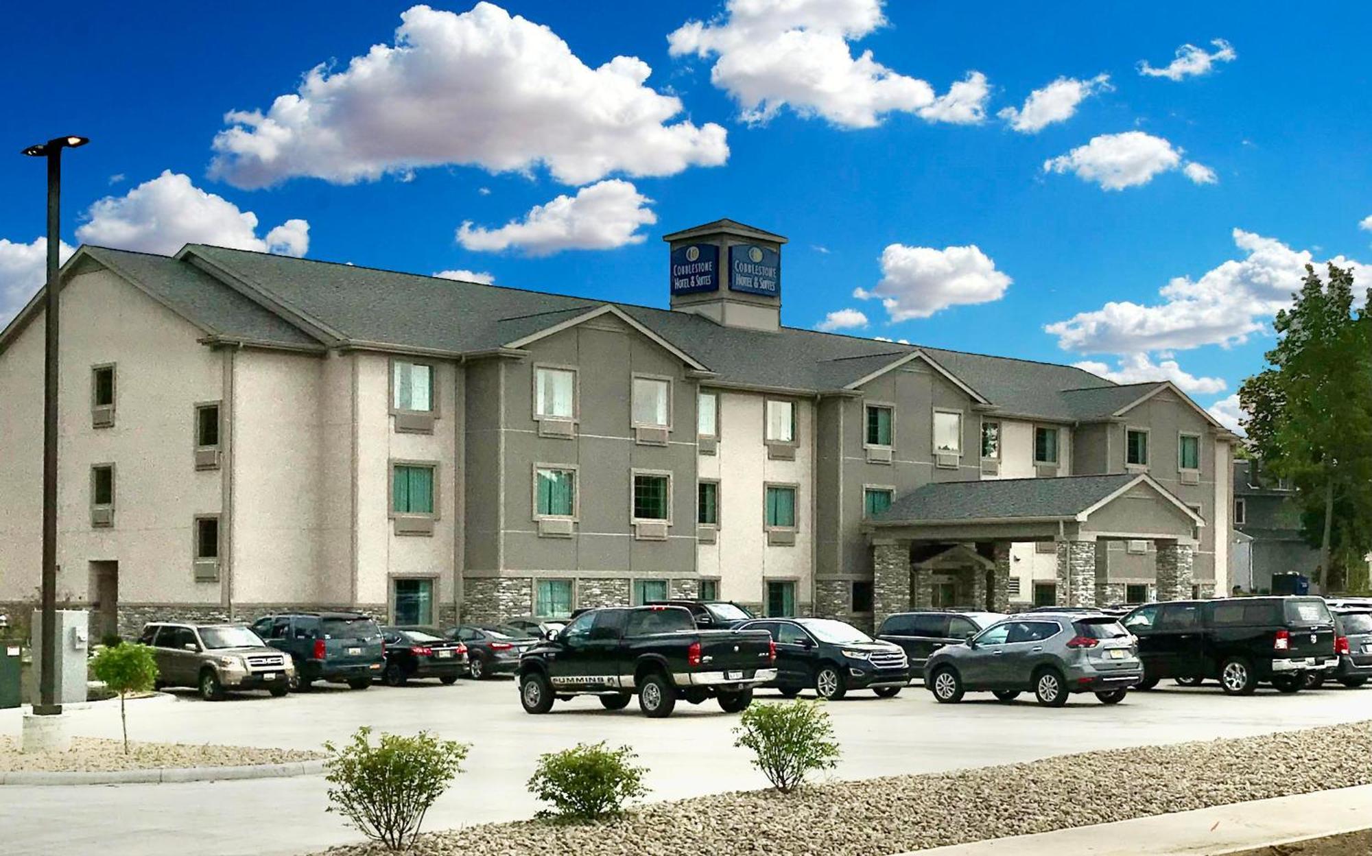 Cobblestone Hotel & Suites - Bellefontaine Exterior foto